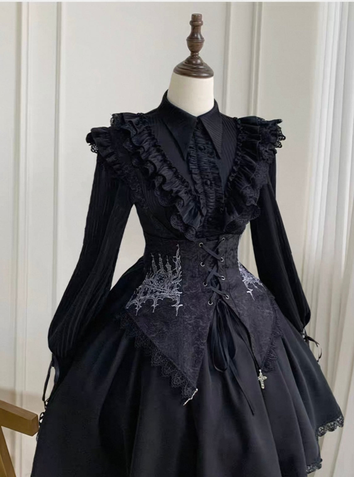 Charlotte Vintage-Style Lantern Sleeve Blouse