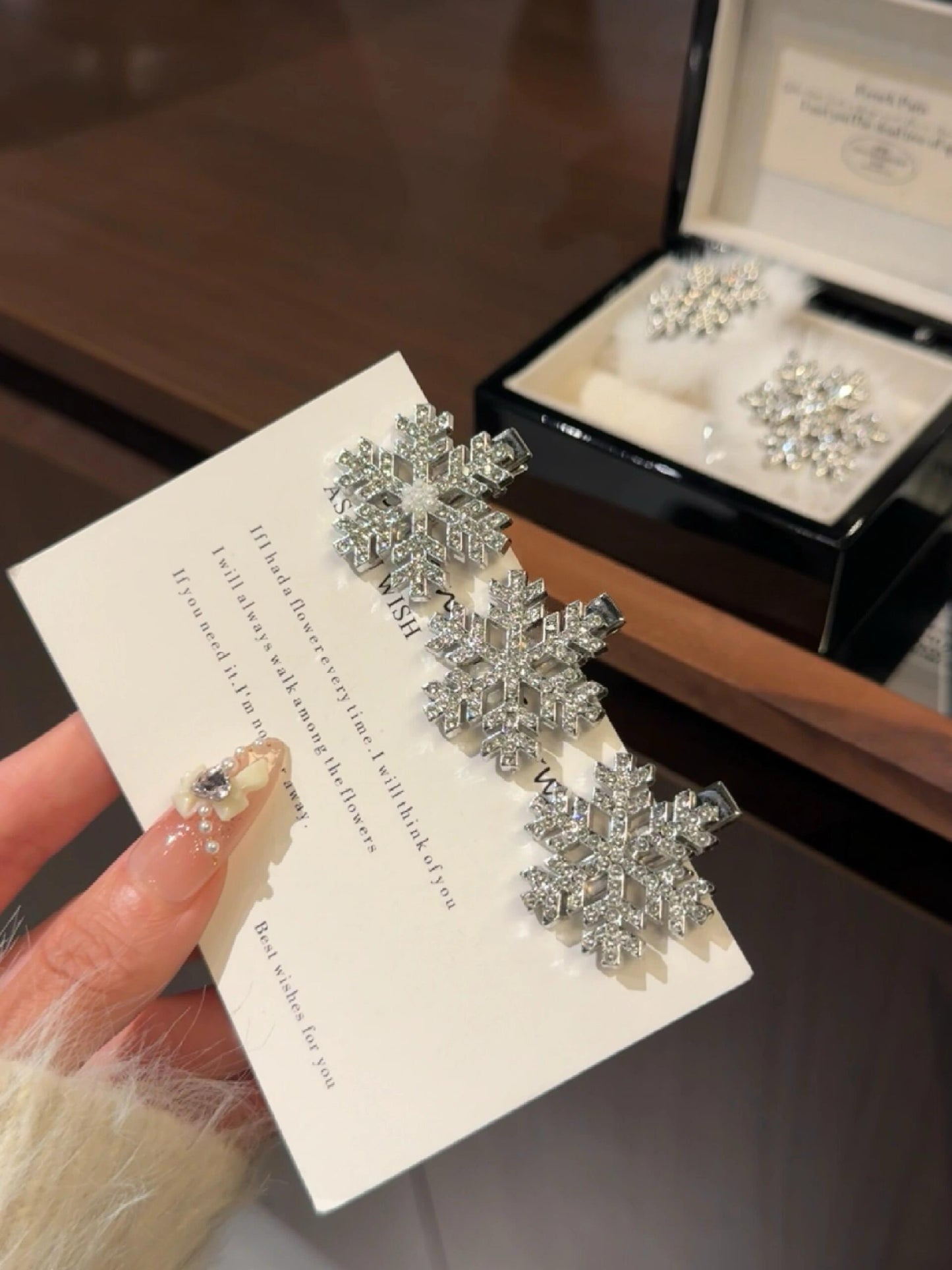 Fluffy Snowflake& Snowflake Hairpins